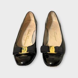 Vintage Ferragamo Vara Pumps 6B Black Patent Leather Bow EUC Classic Block Heel